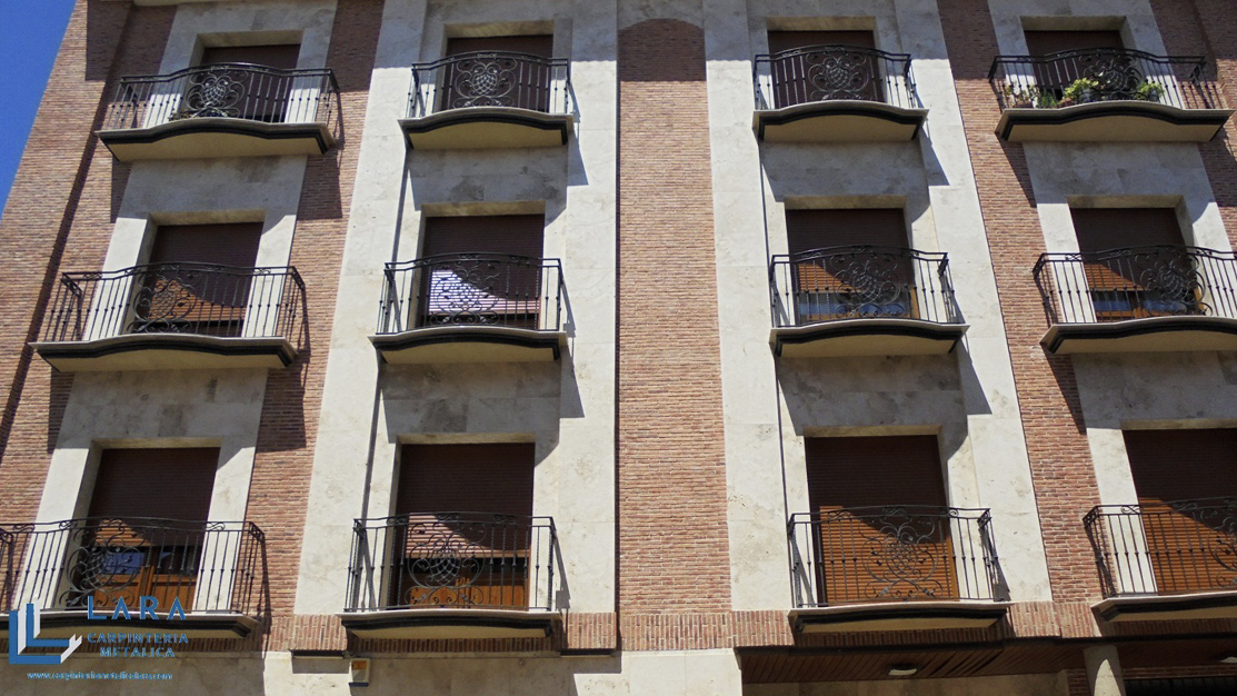 balcones3_www.carpinteriametalicalara.com.JPG